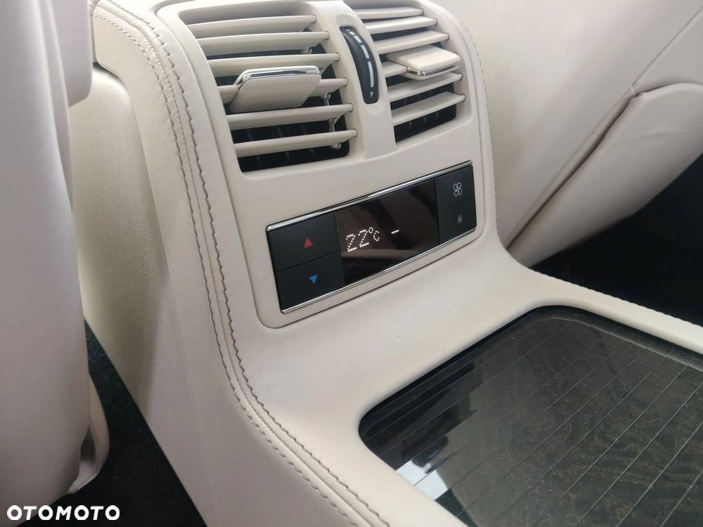 Mercedes-Benz CLS 500 4-Matic 7G-TRONIC - 17