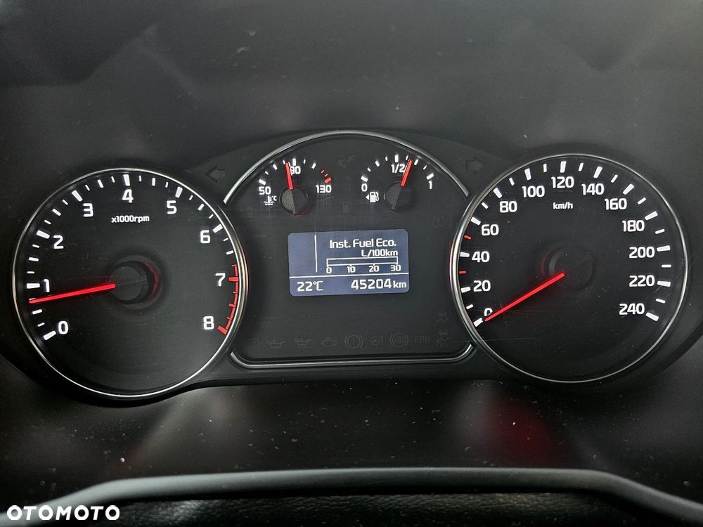 Kia Carens 1.6 GDI L - 22