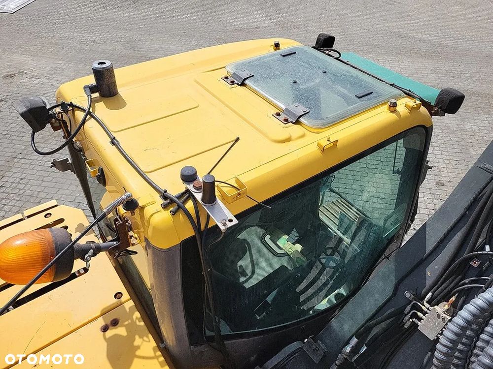 Volvo ECR235 DL - 9