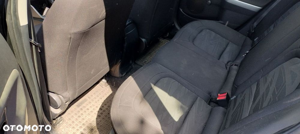 Kia Ceed - 10