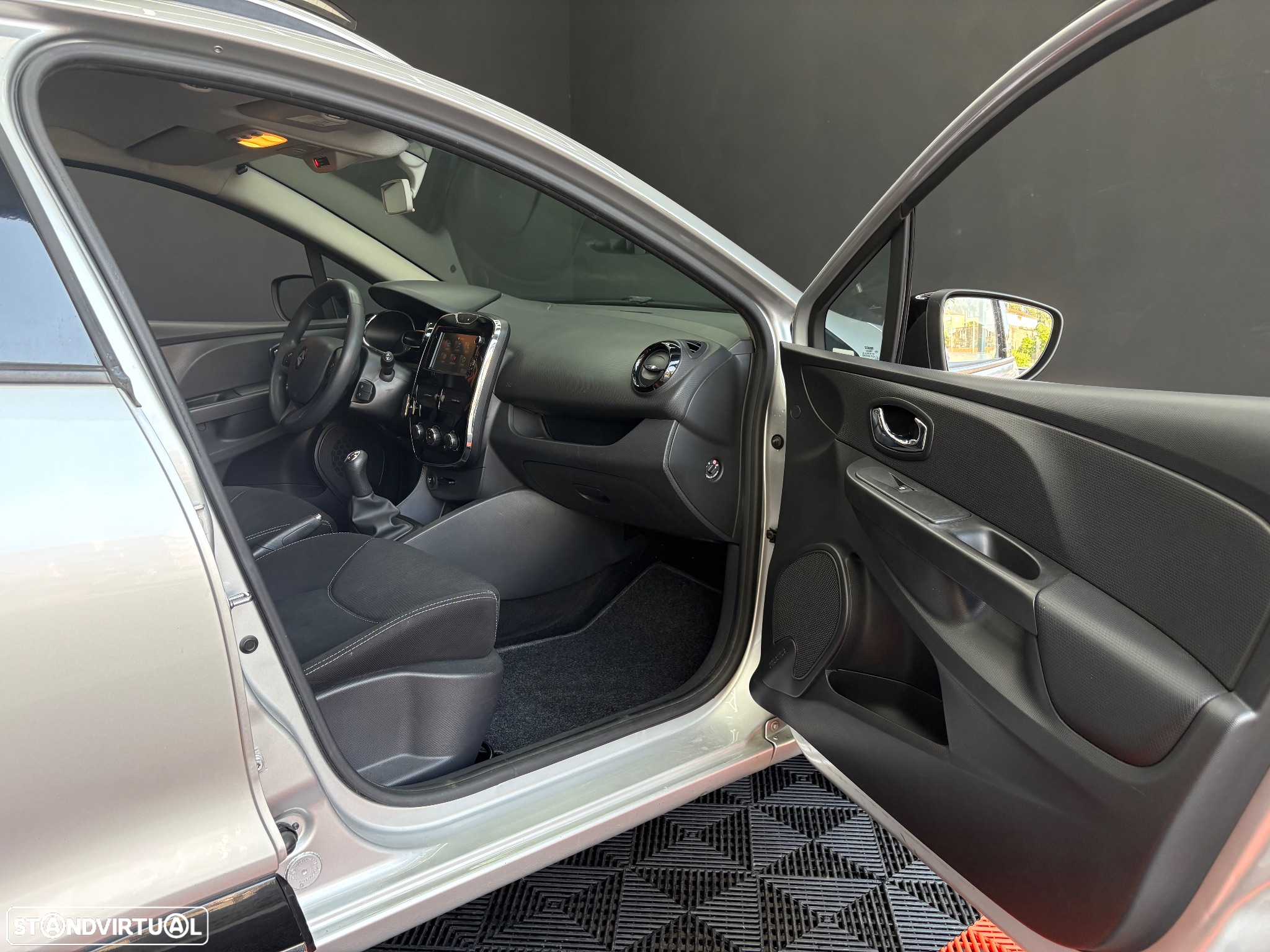 Renault Clio Sport Tourer 0.9 TCE Limited - 37