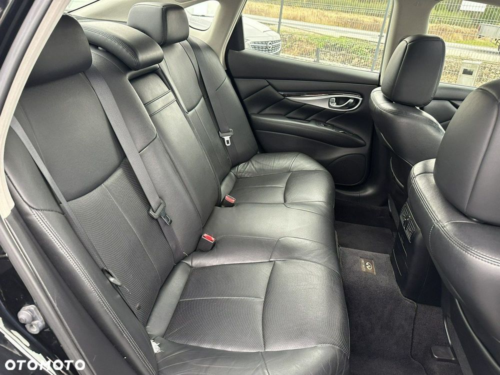 Infiniti M M37 - 25