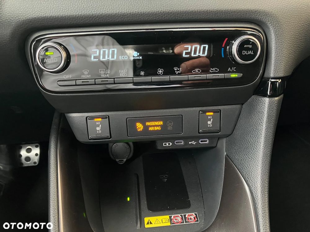 Toyota Yaris Hybrid 1.5 GR Sport - 33