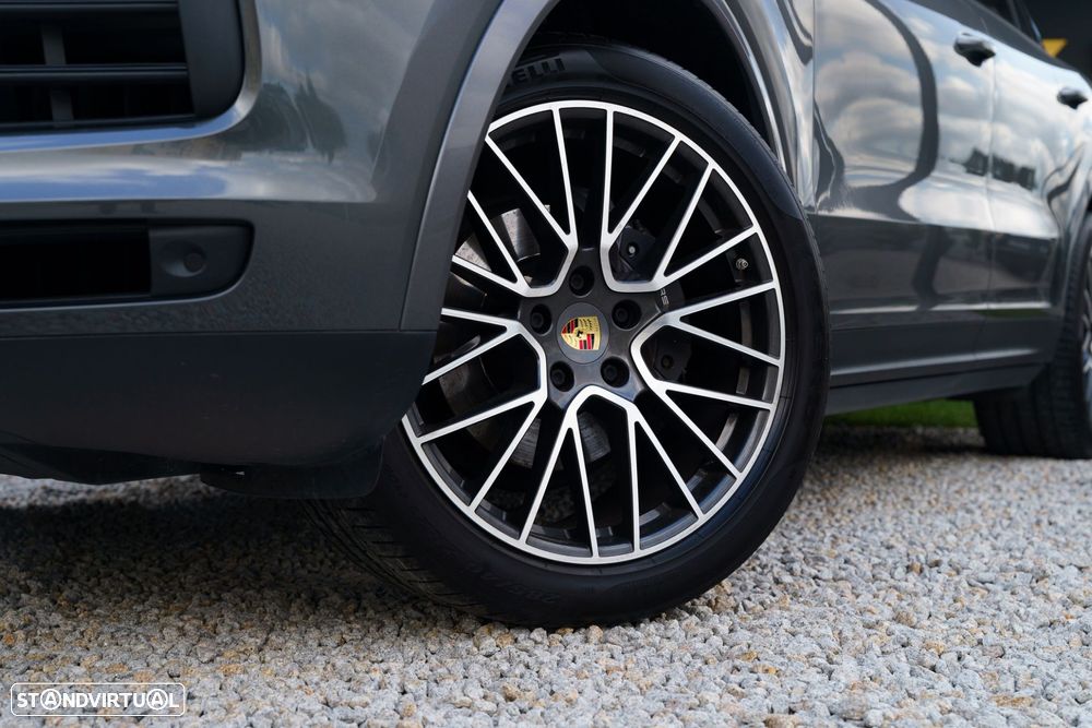 Porsche Cayenne Platinum Edition - 10