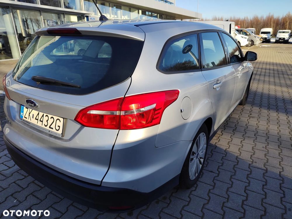 Ford Focus ver-1-5-ecoblue-active - 4
