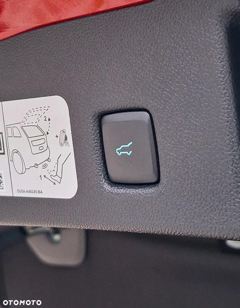 Ford Kuga 1.5 EcoBoost ST-LINE - 17