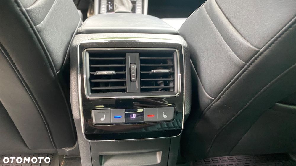 Skoda Superb 2.0 TDI SCR L&K DSG - 14