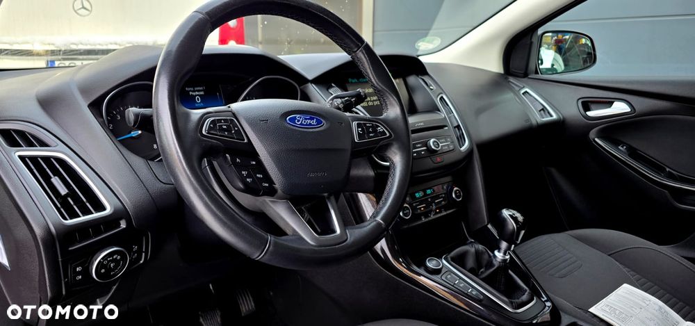Ford Focus 1.0 EcoBoost Titanium - 33