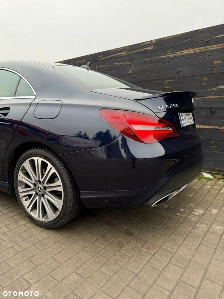 Mercedes-Benz CLA - 12