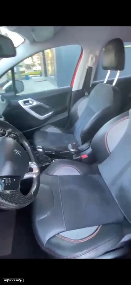 Peugeot 2008 PureTech 110 Stop&Start Allure - 24