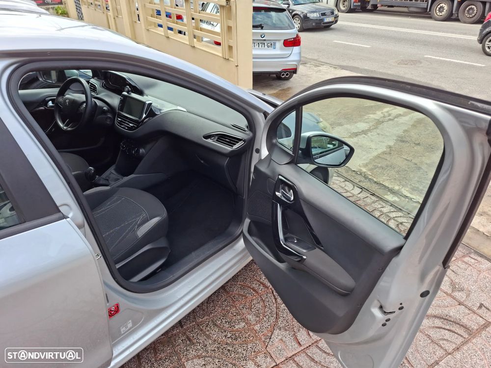 Peugeot 208 82 VTI Style - 18