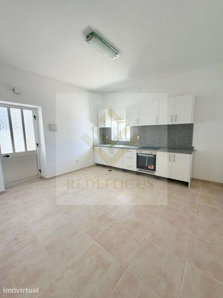 ​Moradia V5 Totalmente Restaurada no Centro de Escapães - Grande imagem: 5/26