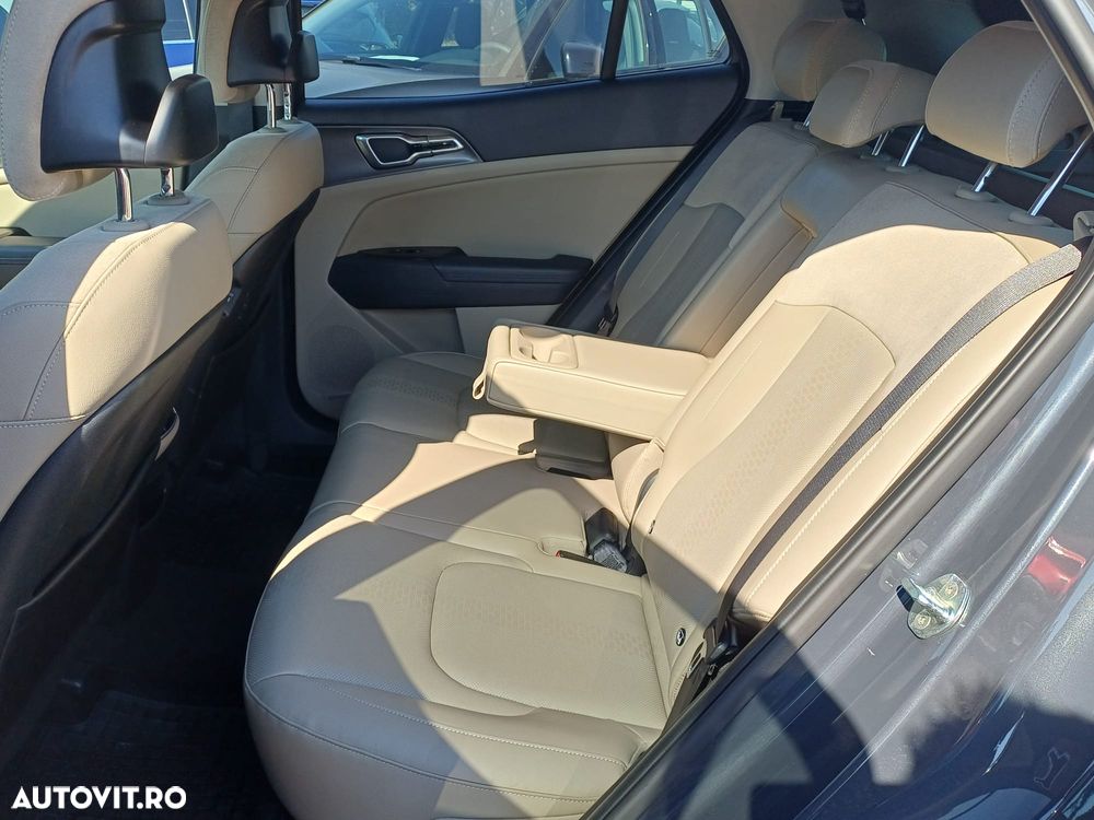 Kia Sportage 1.6 T-GDI MHEV 7DCT HP 4x4 Business Line - 9