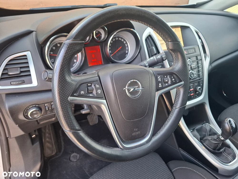 Opel Astra 1.4 Turbo Innovation - 17