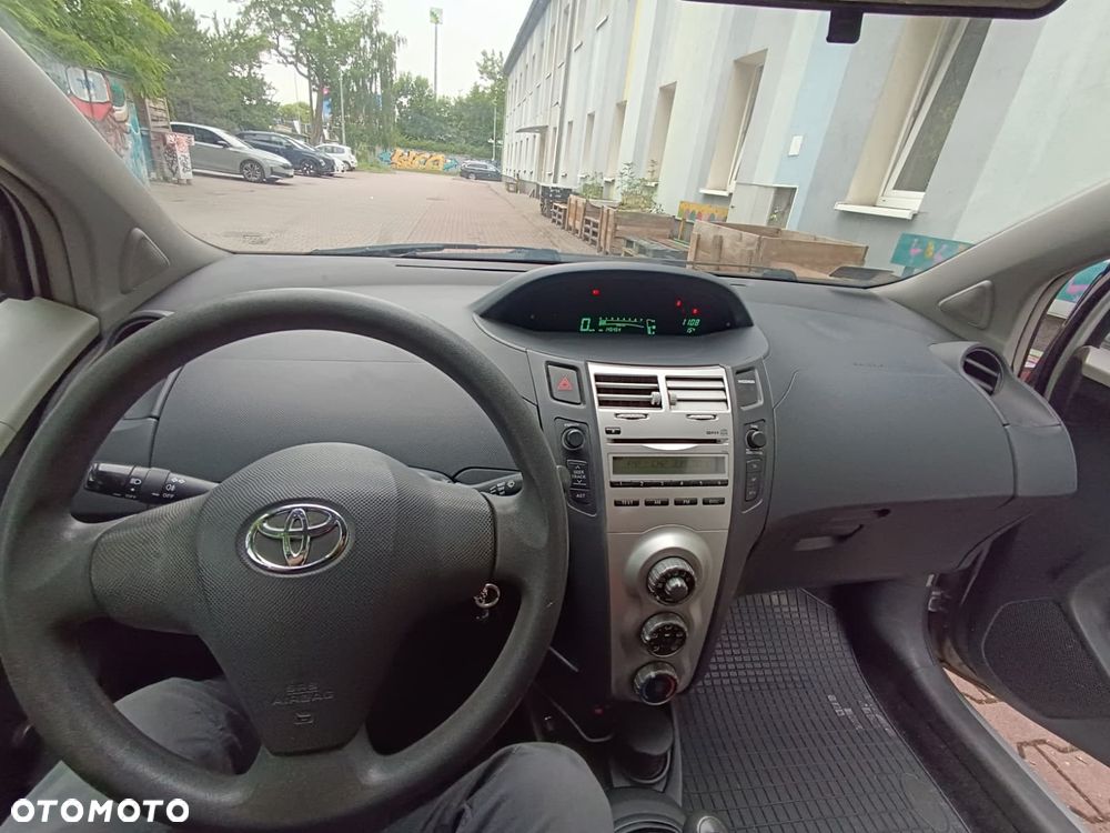 Toyota Yaris 1.0 Terra Start - 2
