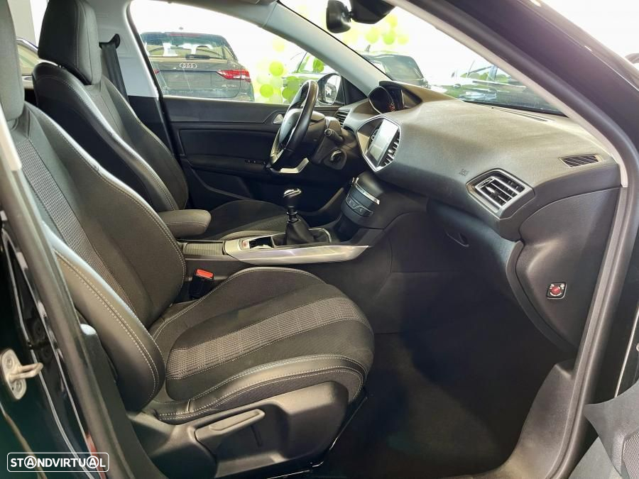 Peugeot 308 SW 1.5 BlueHDi Allure Pack - 26