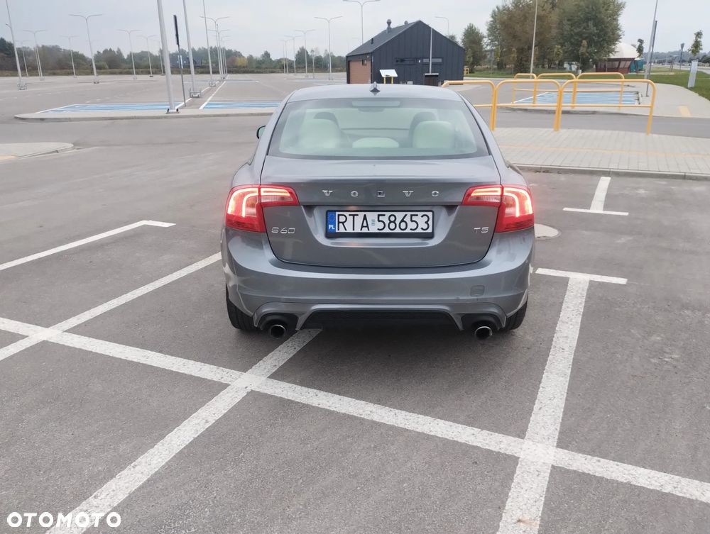 Volvo S60 - 4