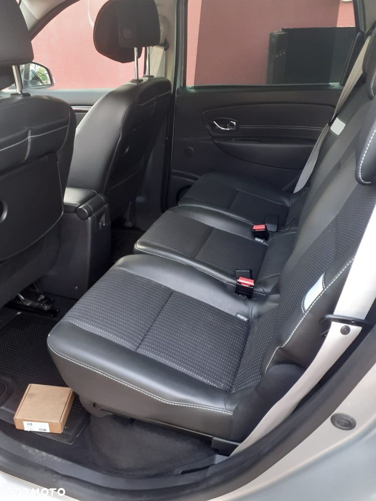 Renault Scenic - 11