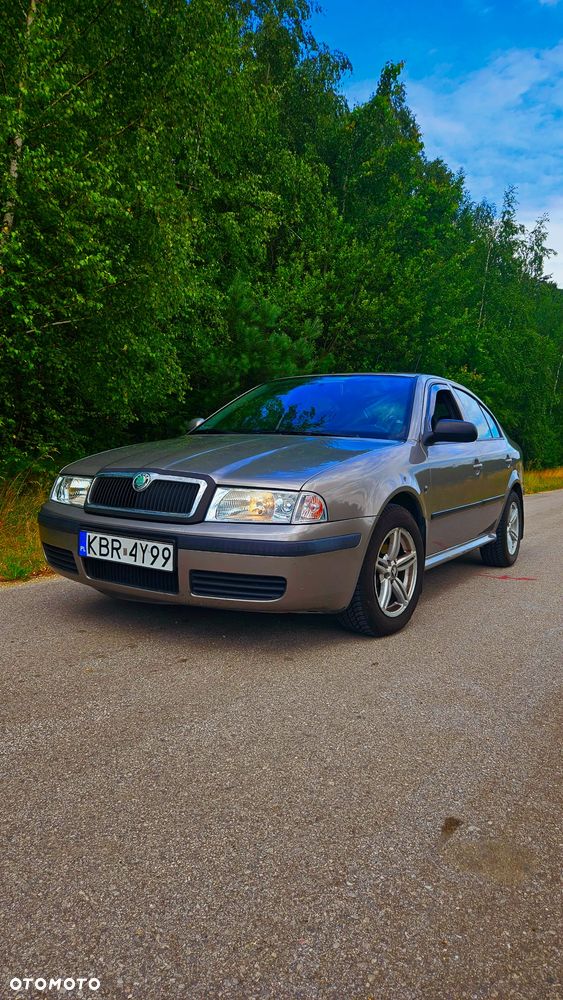 Skoda Octavia 1.6 Tour - 1