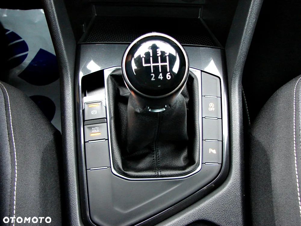 Volkswagen Tiguan 2.0 TDI SCR R-Line - 32