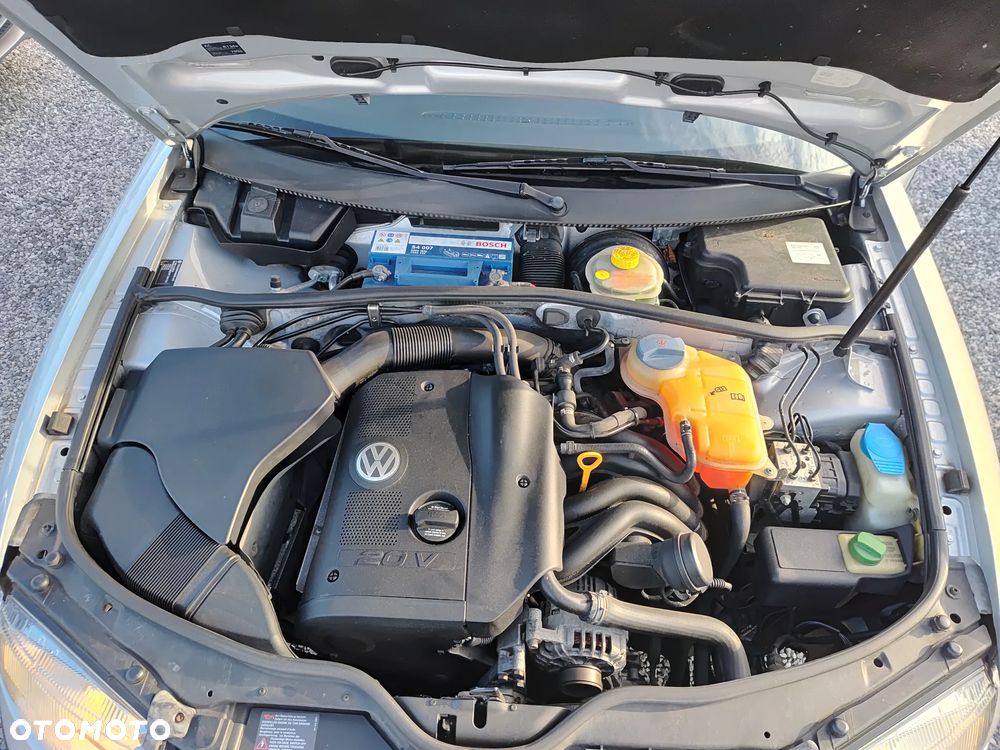 Volkswagen Passat 1.8 - 31