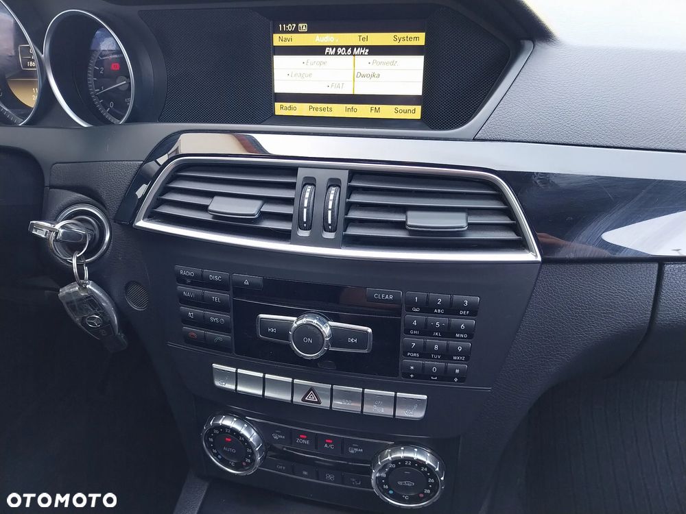 Mercedes-Benz Klasa C 180 BlueEFFICIENCY - 24