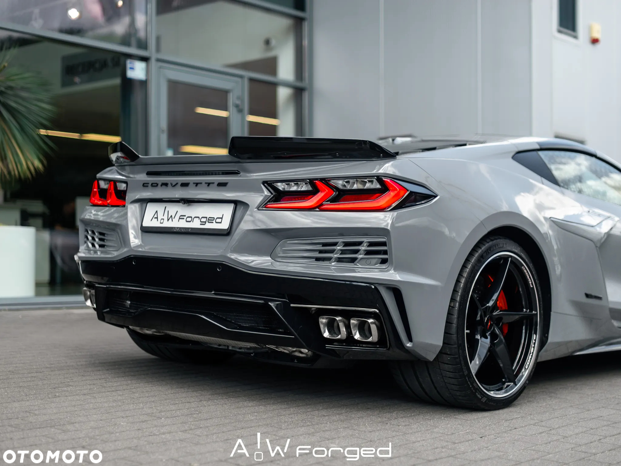 Chevrolet Corvette - 14