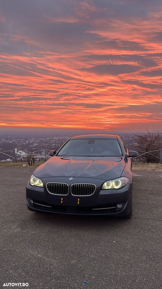 BMW Seria 5 520d - 25
