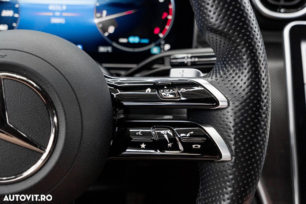 Mercedes-Benz C 300 4Matic 9G-TRONIC AMG Line - 32