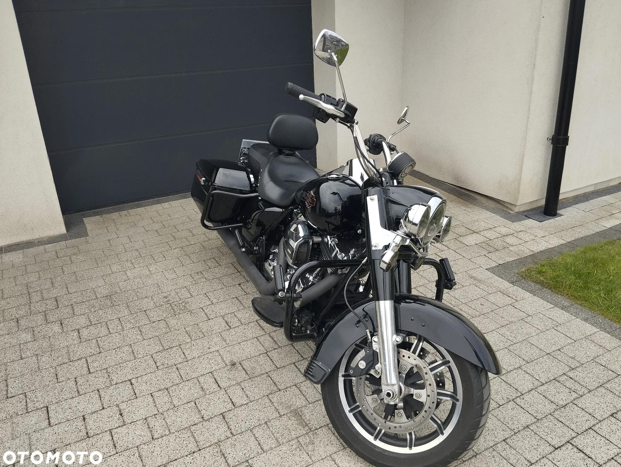 Harley-Davidson Touring Road King - 2