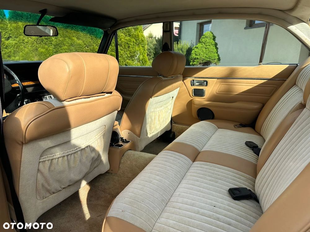 Jaguar XJ - 21