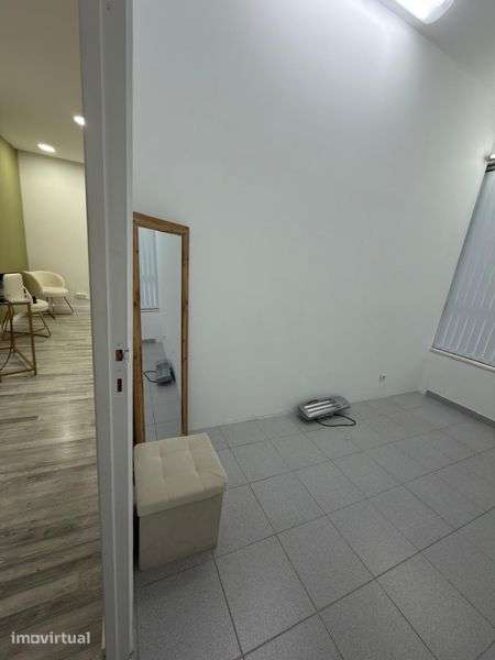 Sala Disponível em Salão de Beleza - Grande imagem: 2/2