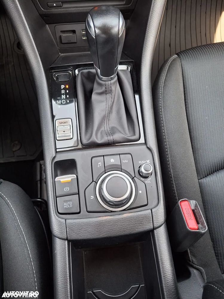 Mazda CX-3 G121 4x2 AT Revolution - 4