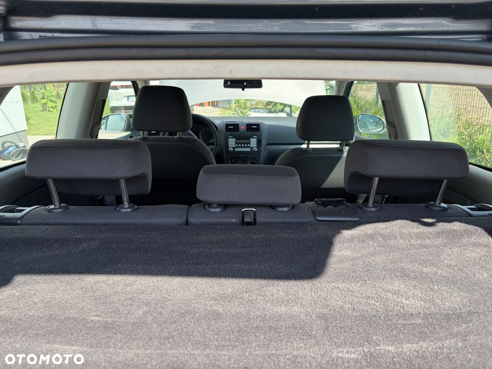 Volkswagen Golf - 5