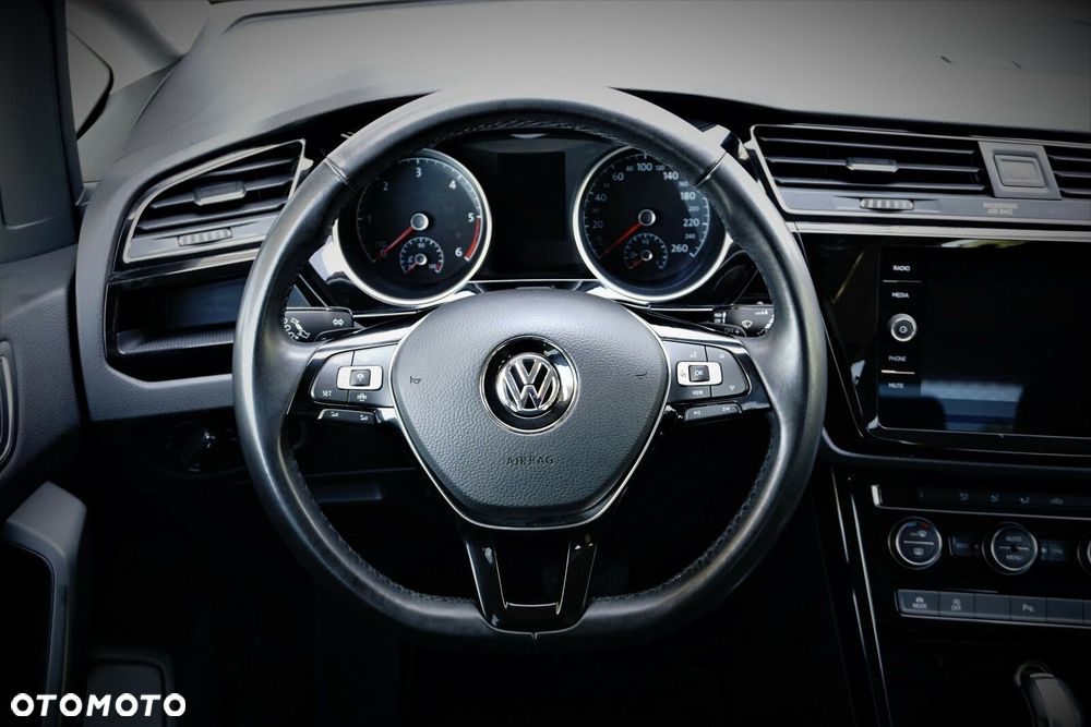 Volkswagen Touran 2.0 TDI BMT Highline DSG - 16