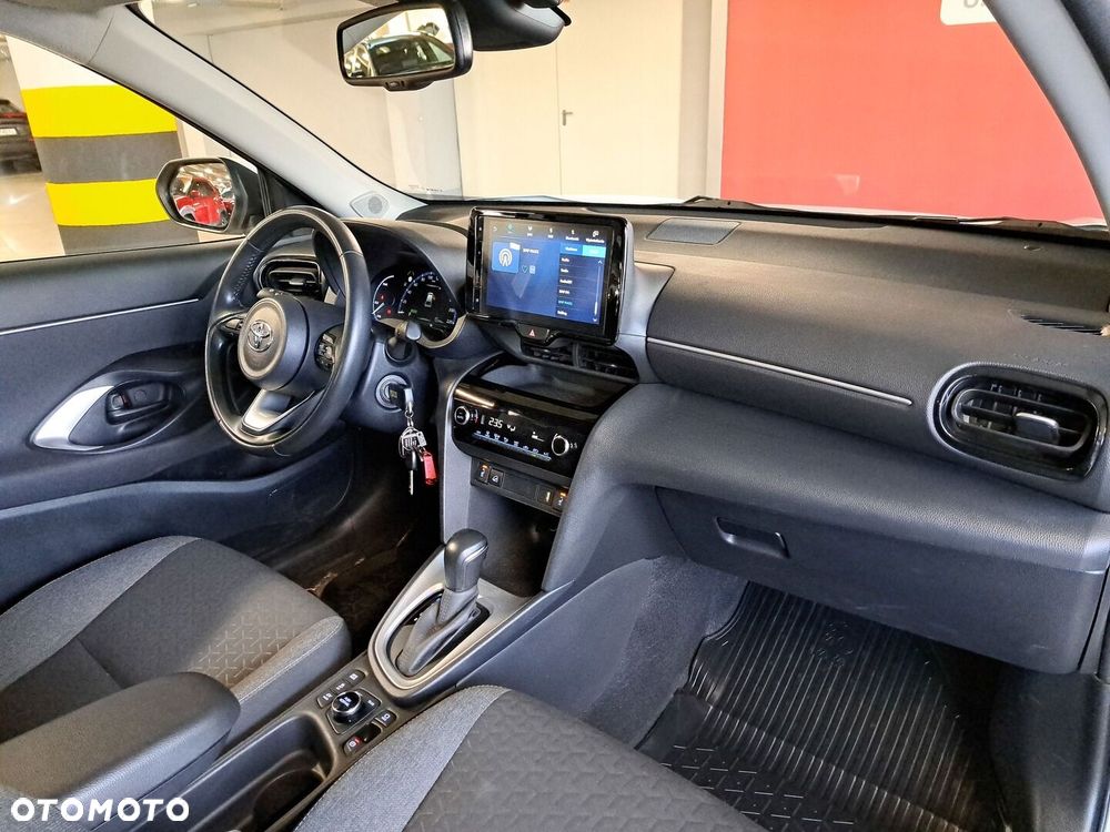 Toyota Yaris Cross Hybrid 1.5 Comfort 4x4 - 17