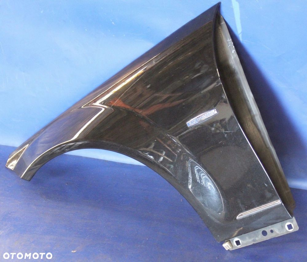 BŁOTNIK PRZÓD LEWY MERCEDES W204 - 2