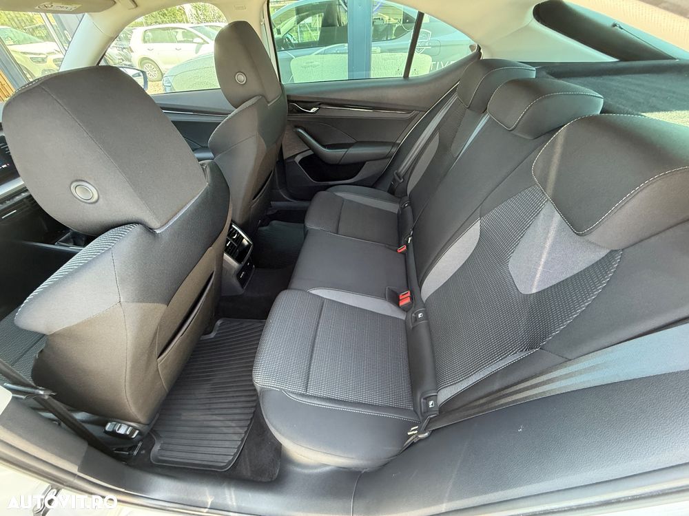 Skoda Octavia Combi 2.0 TDI Ambition - 10