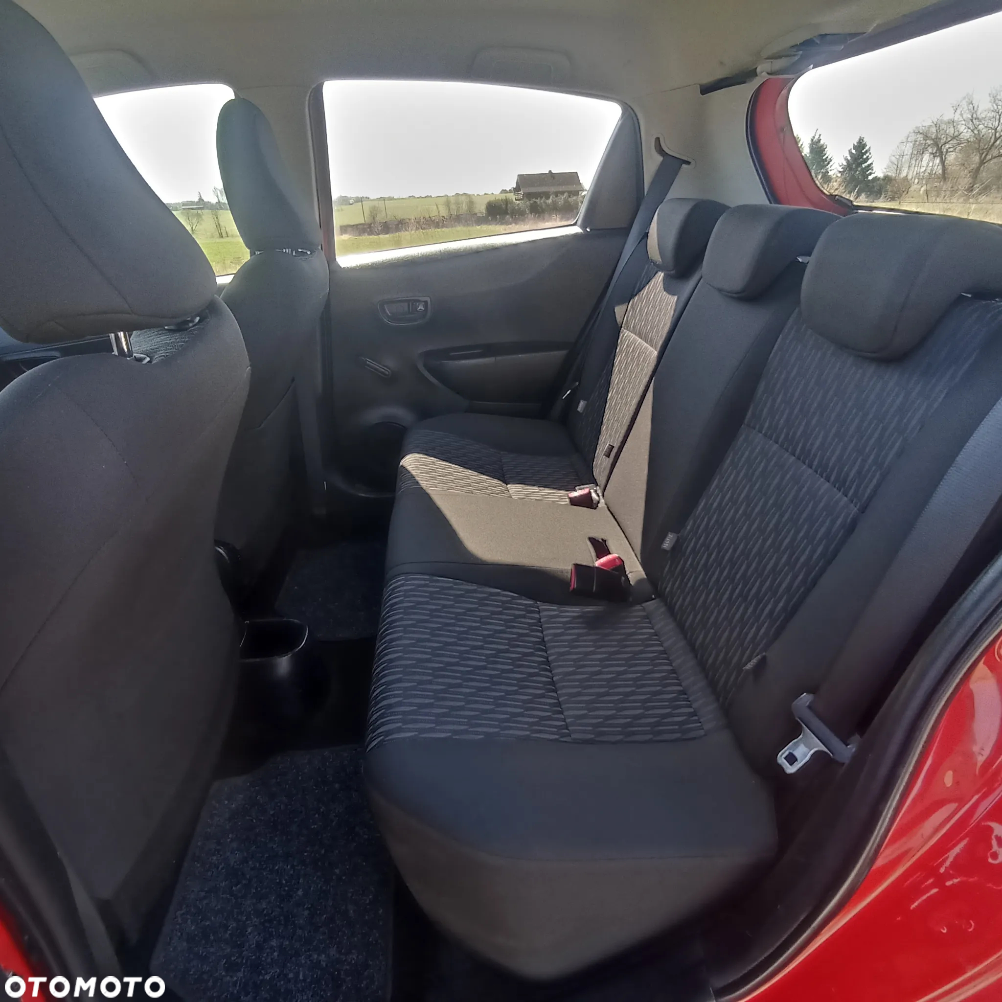 Toyota Yaris 1.0 Premium - 17