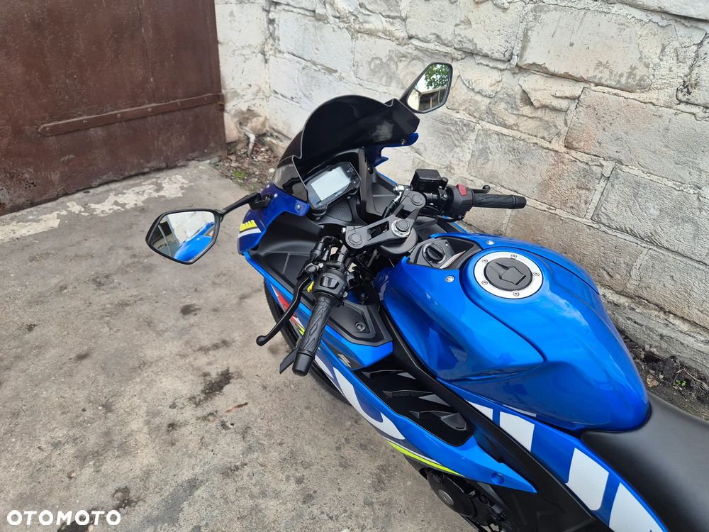 Suzuki GSX-R - 15