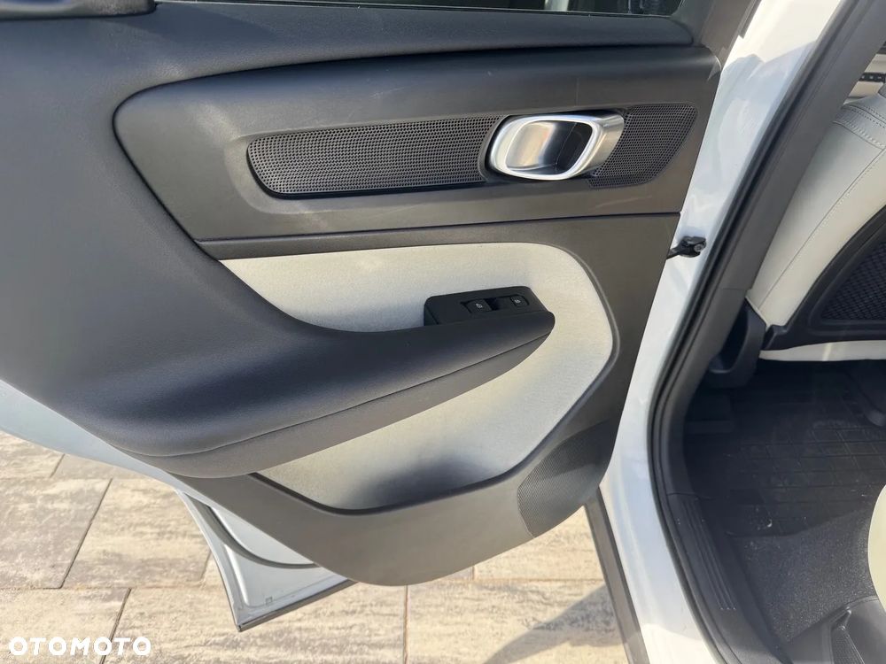 Volvo XC 40 - 22