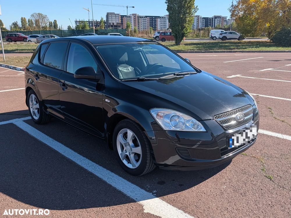 Kia Ceed - 8