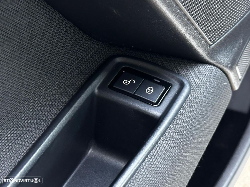 Jaguar XE 20d Aut. Pure - 29