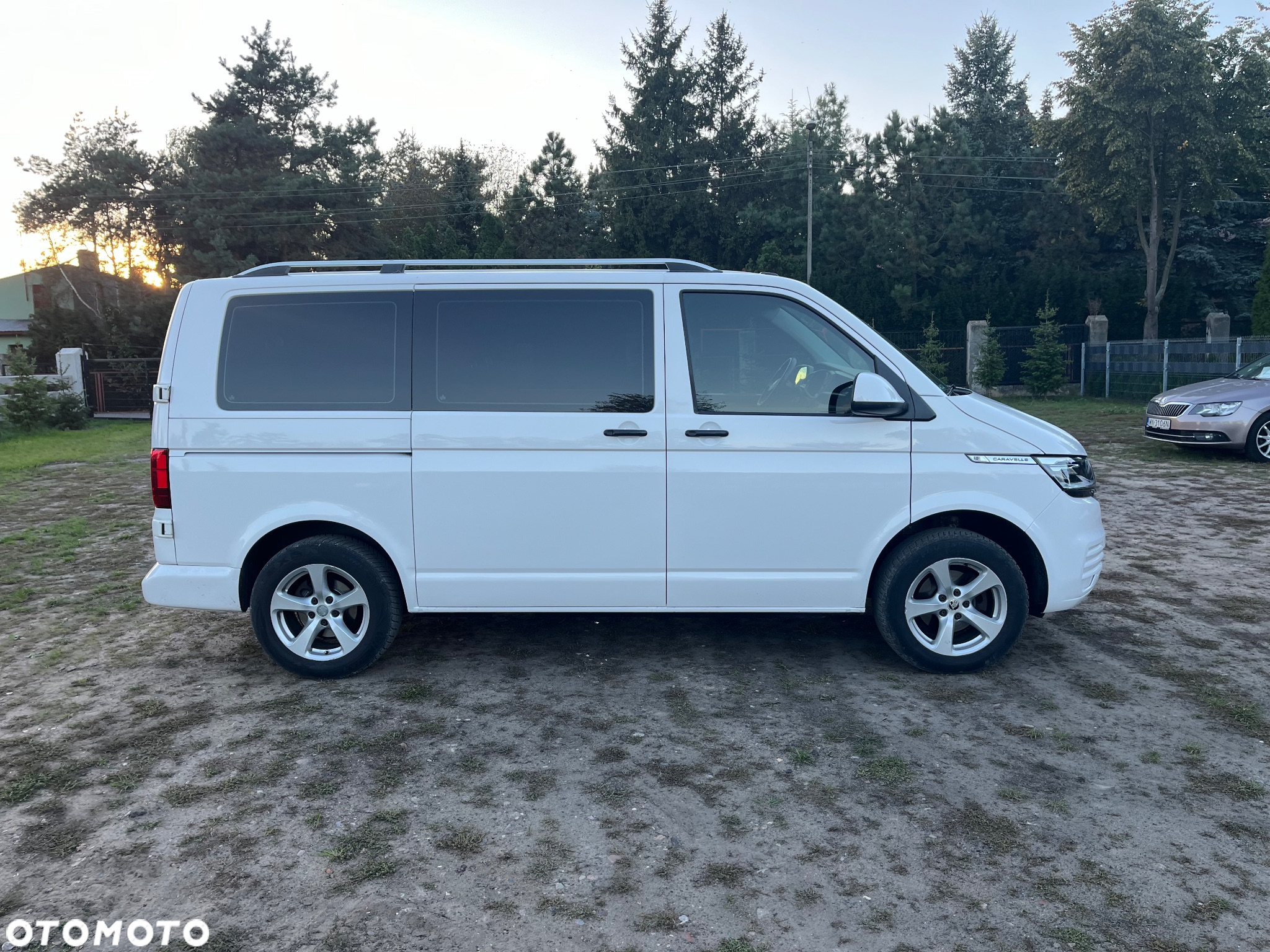 Volkswagen Caravelle - 3