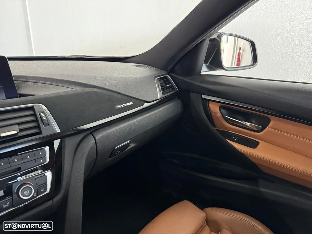 BMW 330 e iPerformance Pack M - 11