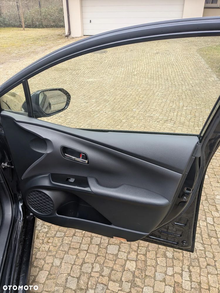 Toyota Prius Hybrid Executive - 14