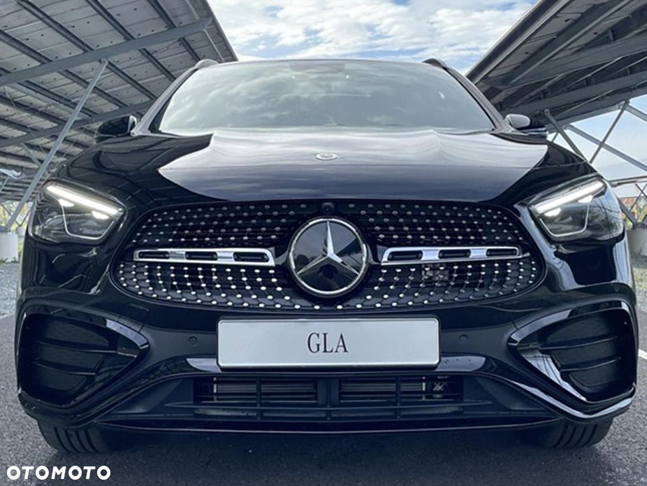 Mercedes-Benz GLA 200 AMG Line - 3