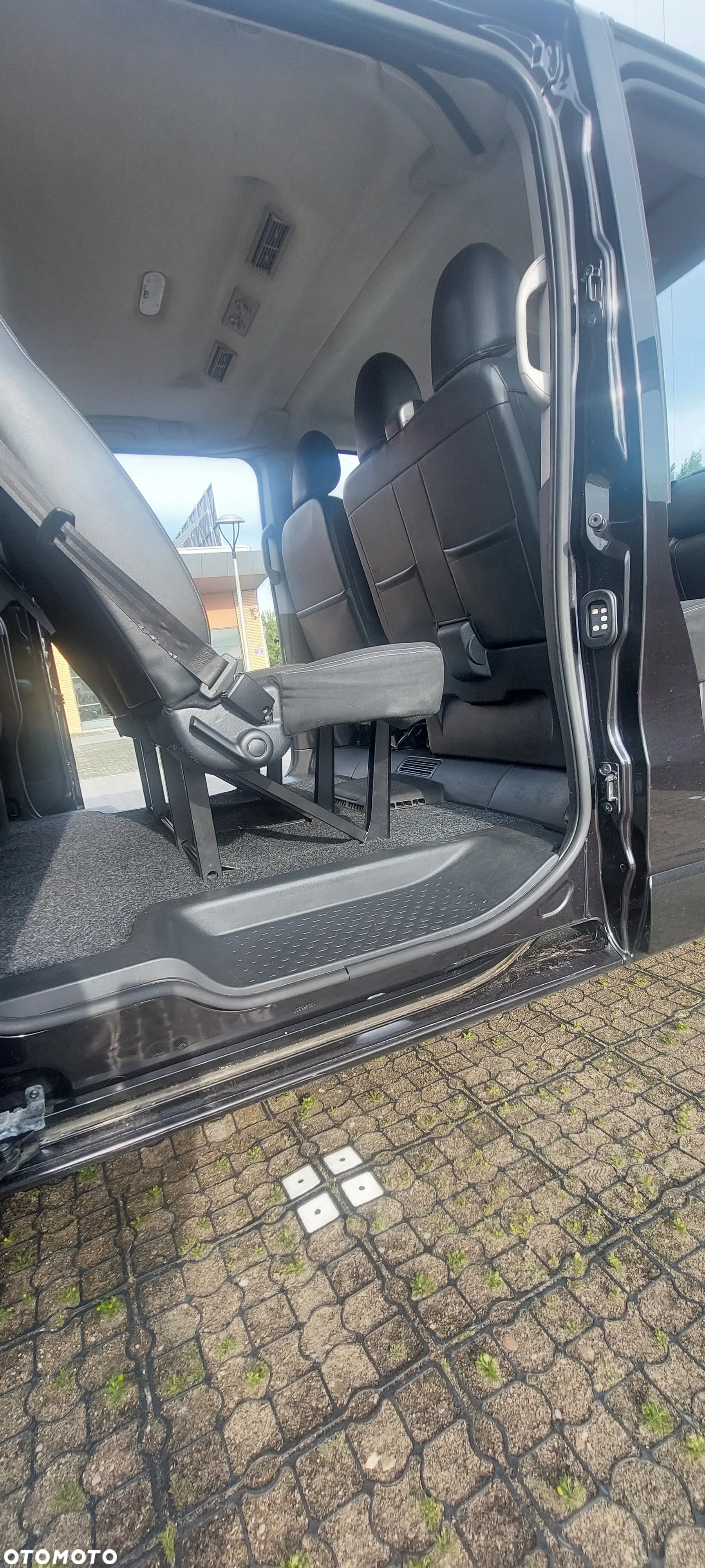 Opel Vivaro L2H1 2,9t Elegance - 9