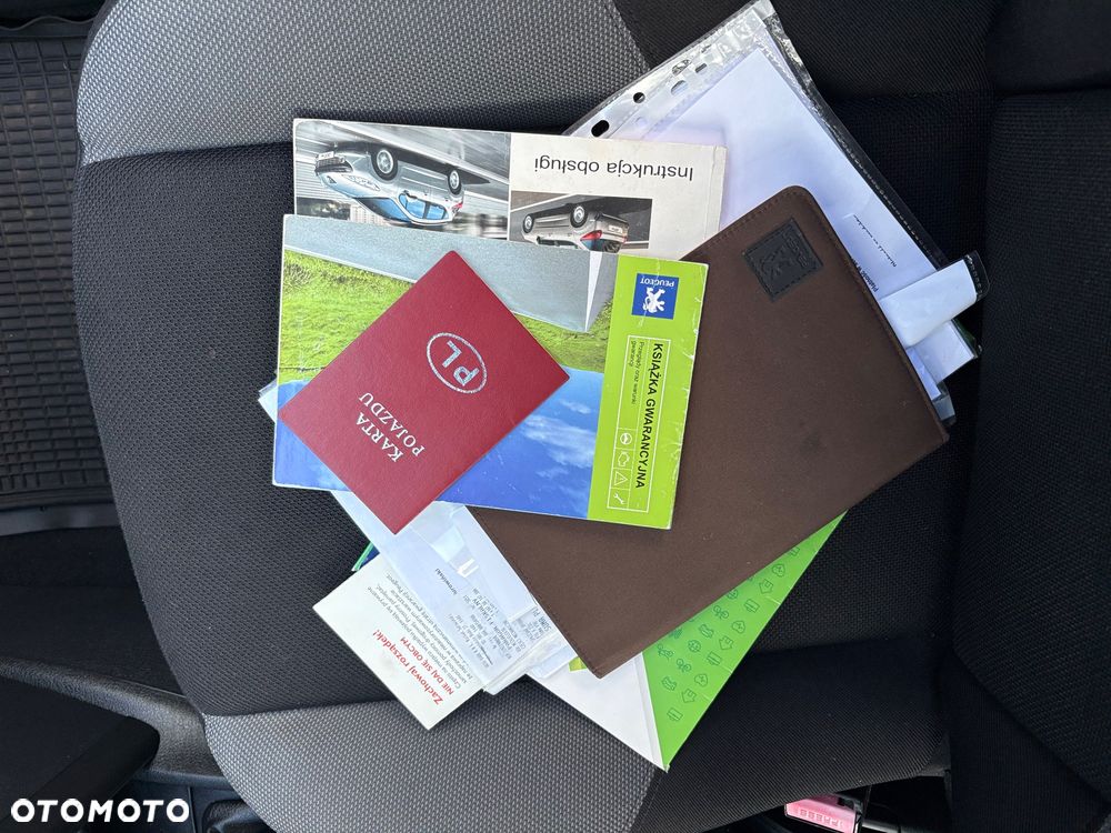 Peugeot 207 1.4 16V Trendy - 12