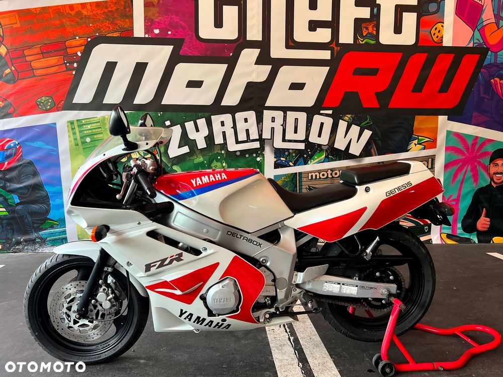 Yamaha FZR - 3